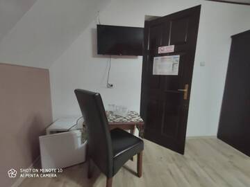 Фото номера Трехместный номер Гостевой дом Siesta Pensiune г. Меркуря-Чук 9