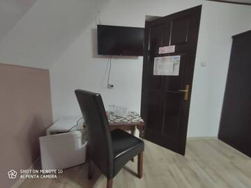 Фото номера Трехместный номер Гостевой дом Siesta Pensiune г. Меркуря-Чук 4