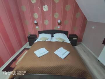 Фото номера Трехместный номер Гостевой дом Siesta Pensiune г. Меркуря-Чук 3