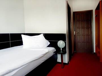 Фото номера Одноместный номер Отель Prince Hotel г. Меркуря-Чук 4