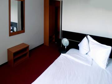 Фото номера Одноместный номер Отель Prince Hotel г. Меркуря-Чук 3