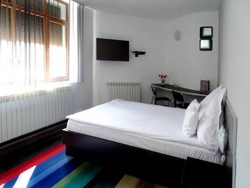 Фото номера Трехместный номер Делюкс Отель Prince Hotel г. Меркуря-Чук 3
