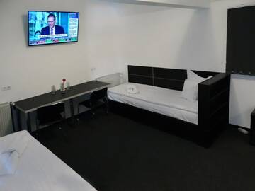 Фото номера Четырехместный номер Отель Prince Hotel г. Меркуря-Чук 4