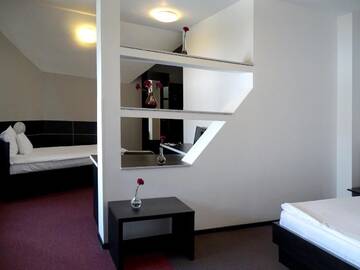 Фото номера Трехместный номер Делюкс Отель Prince Hotel г. Меркуря-Чук 5