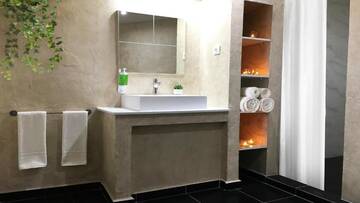 Фото номера Семейный номер Делюкс Отель Csíki Boutique House г. Меркуря-Чук 9